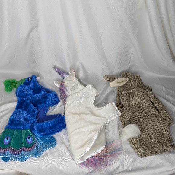 Lot of 3 Small Dog Costumes, Because Dogs Love Dress Up Just As Much As You Do! - Picture 1 of 16